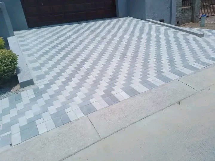 1000050381